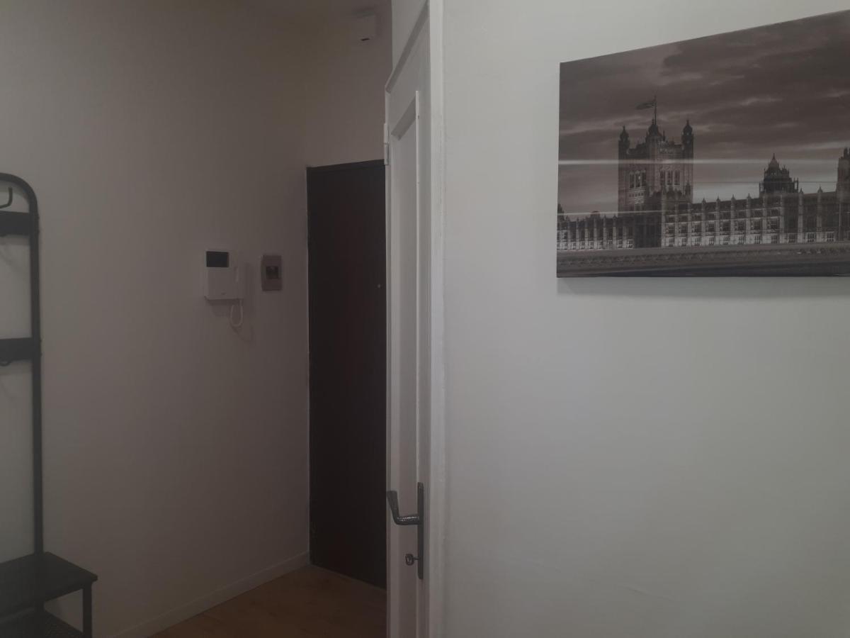 Central House Apartman Caserta Kültér fotó
