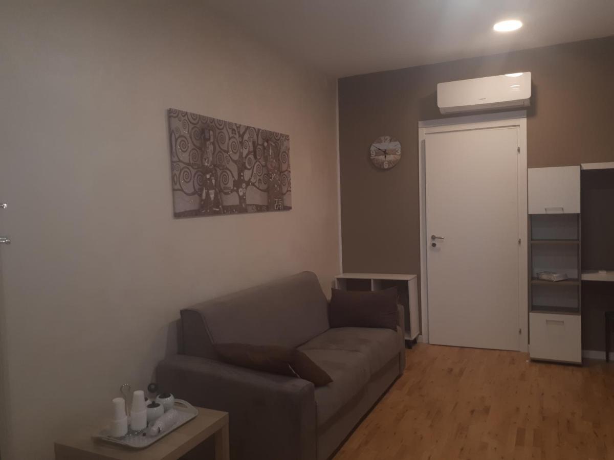 Central House Apartman Caserta Kültér fotó
