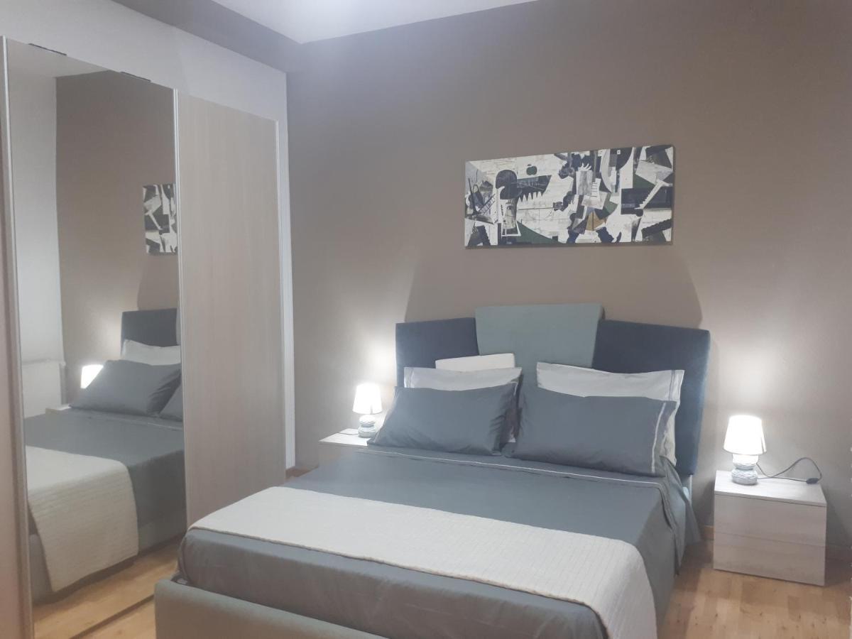 Central House Apartman Caserta Kültér fotó