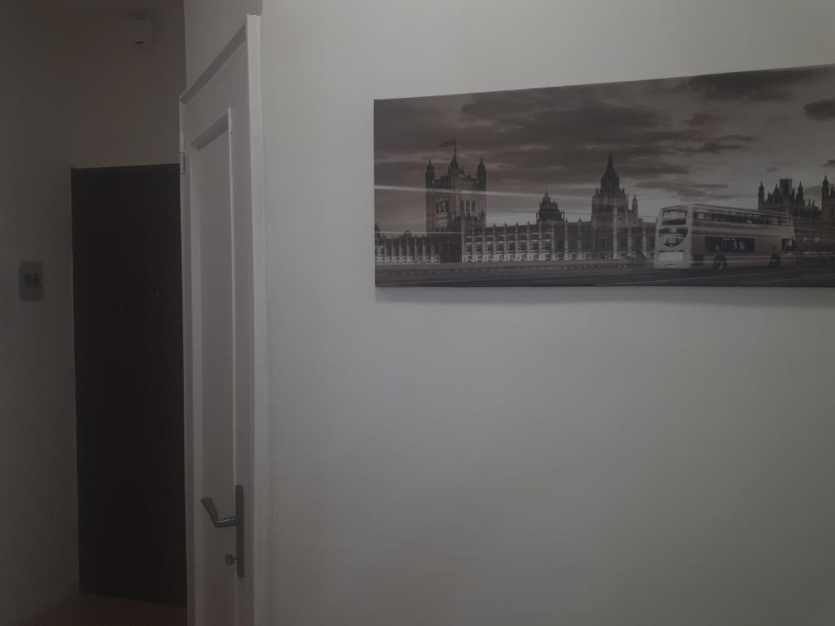 Central House Apartman Caserta Kültér fotó