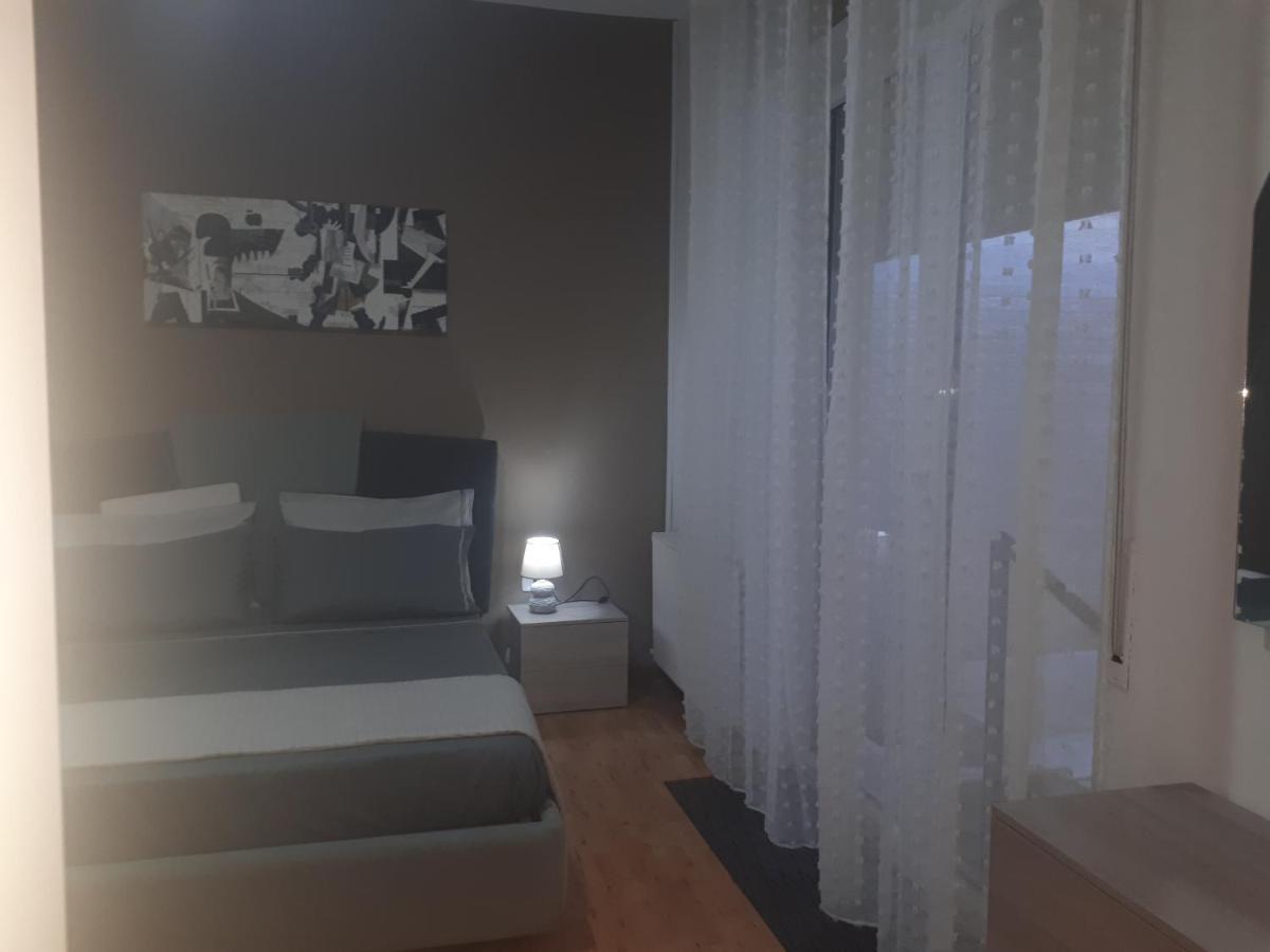 Central House Apartman Caserta Kültér fotó